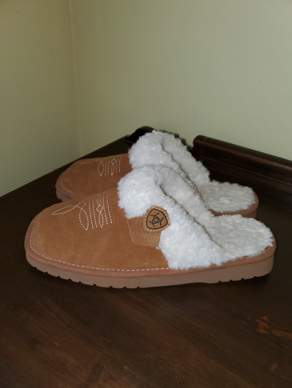 Ariat Jackie Square Toe Slippers Sz 10 EUC